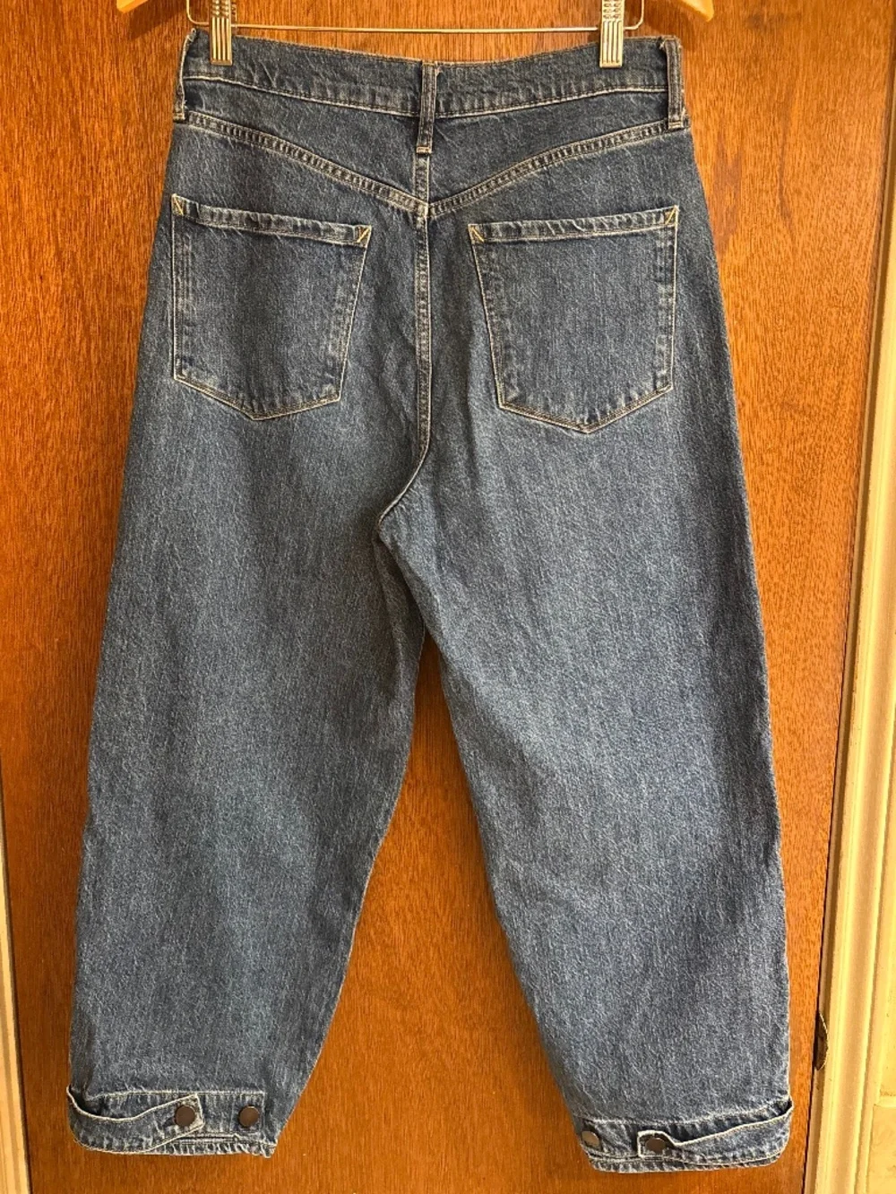 Good Condition | a.n.a Women's "Highest-Rise Balloon Jean" - Size 8 - Picture 2 of 4